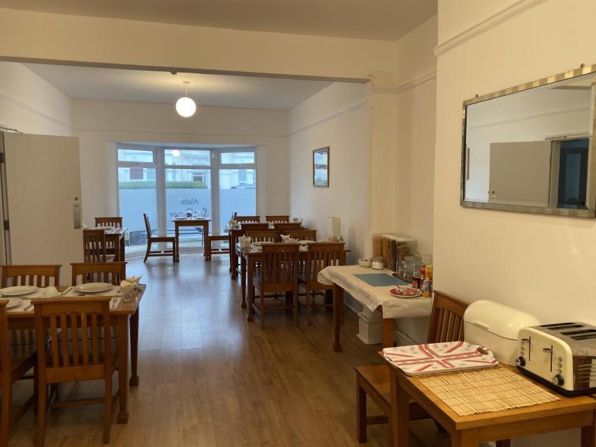 Hotel Sea Breeze Clacton-on-Sea Eksteriør billede