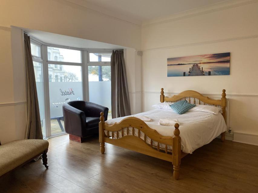 Hotel Sea Breeze Clacton-on-Sea Eksteriør billede