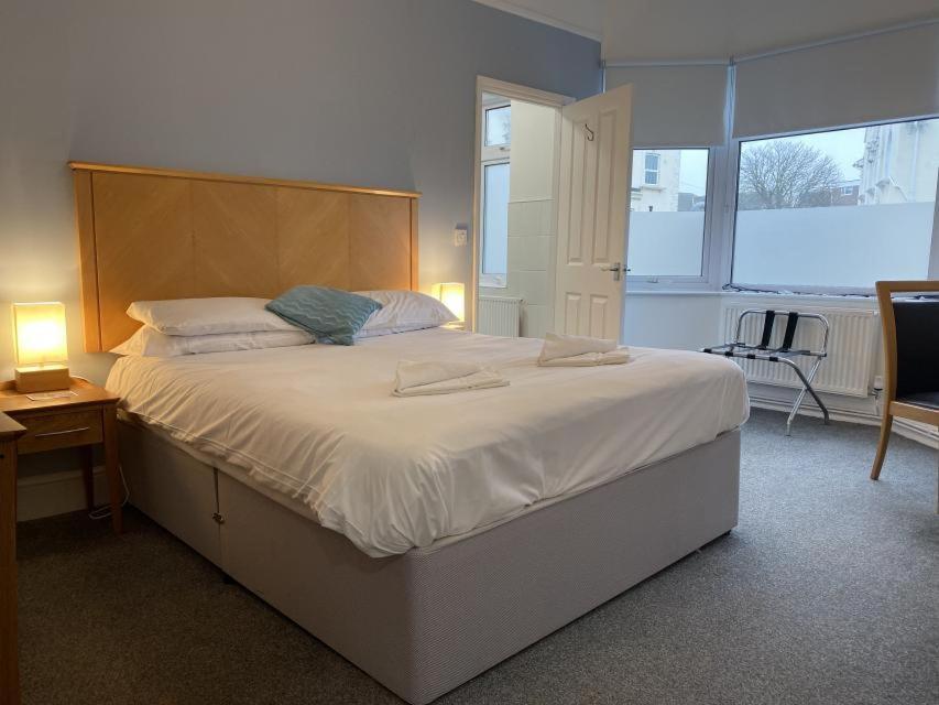Hotel Sea Breeze Clacton-on-Sea Eksteriør billede